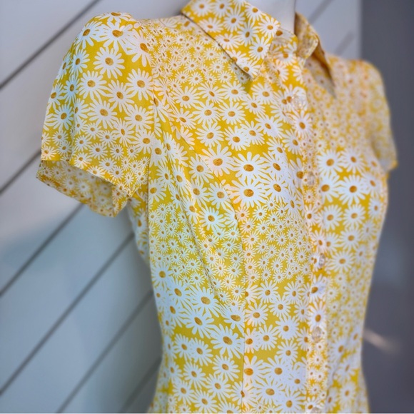 SMAK POLOUR - Yellow & White Daisy Collared Bow Blouse - Size S - Picture 8 of 15